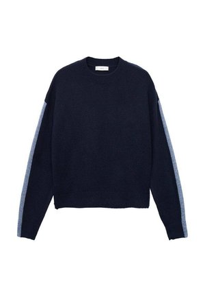 Tamno plavi pleteni džemper s dugim rukavima, sa svijetloplavim prugama duž rukava i rebrastim okruglim izrezom. Kratki kroj.