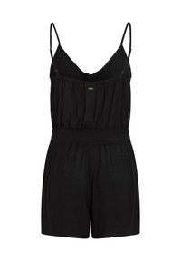 Čierny overal s tenkými ramienkami, elastickým pásom a voľnými šortkami. Vyrobený z textúrovaného látkového materiálu s jemným leskom.