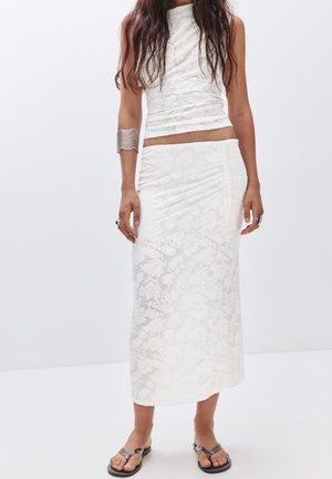 TEXTURED - MIDI - Bleistiftrock - white