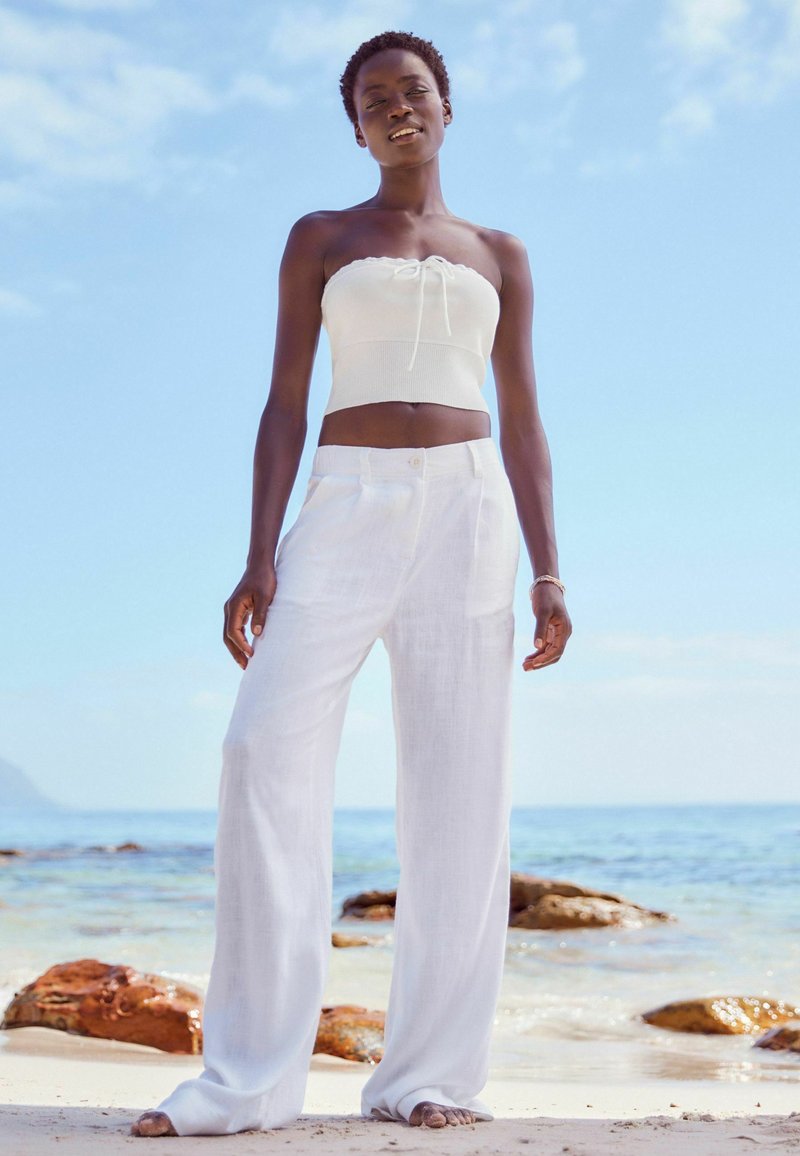 Next - BLEND WIDE LEG PETITE - Kelnės - white, Padidinti