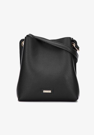 Černá kožená křížová taška s texturou, s nastavitelným popruhem a zlatým kováním, obsahující malou obdélníkovou značku Wittchen.