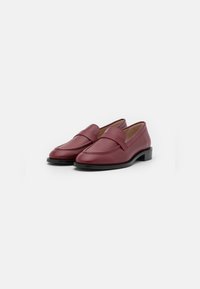 Stuart Weitzman Slip-ins - bordeaux