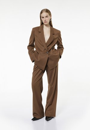 Blazer - brown