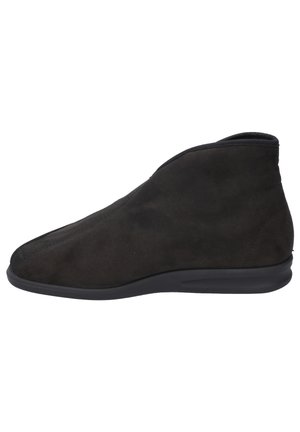 Schwarze Wildleder-Stiefelette mit glatter Oberfläche, minimalistischem Design, runder Zehenpartie und flexibler Gummisohle für hohen Komfort.