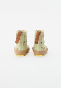 Miniaturna slika 3