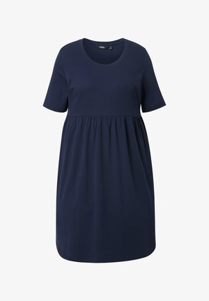 Tmavě modré šaty s krátkými rukávy, kulatým výstřihem a nařaseným pasem, délka ke kolenům, ležérní styl pro ženy.