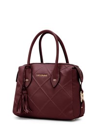 Borsa bordeaux con motivo trapuntato, dettagli in metallo dorato, doppio manico e dettaglio con nappina; realizzata in materiale sintetico liscio.