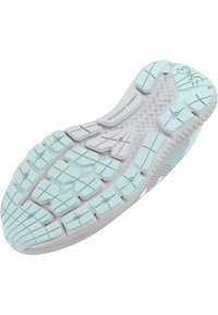 Suela de zapato deportivo en azul claro y gris que presenta una superficie texturizada, patrones de tracción y una destacada marca Under Armour.