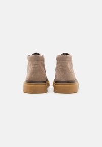 GANT KINZOON - Lace-up ankle boots - desert brown