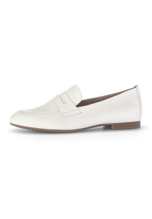 Weiße Lederloafers mit runder Zehenpartie, im Slip-On-Design und subtilen Nähten. Verfügt über eine niedrige braune Sohle für Stabilität.