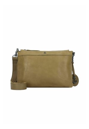 Borsa a tracolla in pelle color tan con una texture liscia, chiusura con zip, tracolla regolabile e un ciondolo a forma di ancora. 