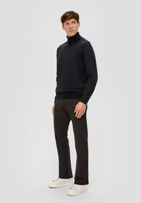 s.Oliver À COL ROULÉ - Strickpullover - schwarz