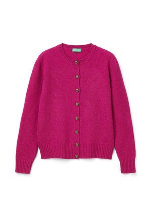 Magenta Strickjacke mit langen Ärmeln, rundem Halsausschnitt und sieben braunen Knöpfen auf der Vorderseite, gerippte Bündchen und Saum.