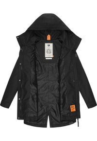 Černá nepromokavá bunda s kapucí, zipem vpředu a zapínáním na patentky. Uvnitř má vzorovanou podšívku a oranžovou ozdobnou štítek.