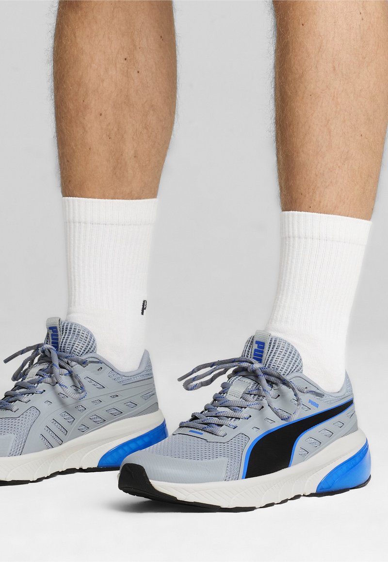 Puma CELL GLARE UNISEX - Avalynė treniruotėms - cool mid gray team royal black
