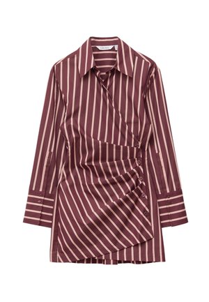Wickelshirts im tiefen Burgunderrot mit vertikalen cremefarbenen Streifen. Mit spitzem Kragen, langen Ärmeln und einer Knopfleiste mit Drapierungsdetails.