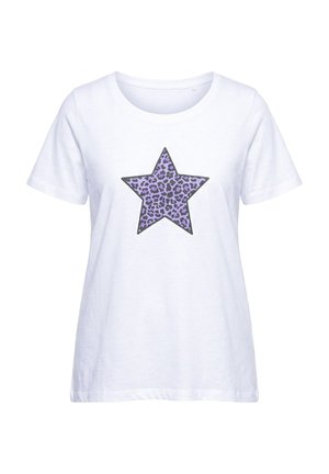 Weißes T-Shirt mit kurzen Ärmeln und einem großen lila Stern in der Mitte mit schwarzem Leopardenmuster.