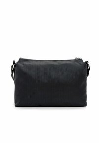 Borsa rettangolare in tessuto nero strutturato con chiusura a zip, tracolla regolabile e piccolo design perforato per un tocco di dettaglio.
