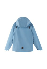 Børns lyseblå vandtætte jakke med hætte, elastiske manchetter og to sorte reflekterende patches på den øverste ryg og én nær bunden.