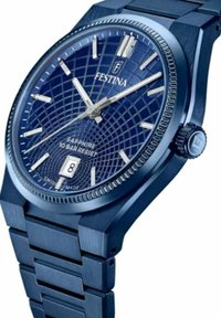 Orologio Festina con cassa e bracciale in acciaio inox blu, quadrante blu testurizzato con motivo a griglia, lancette argentate, finestra del giorno e vetro zaffiro.