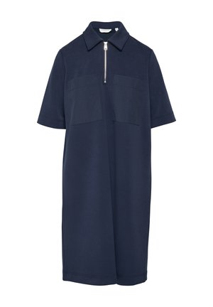 Granatowa sukienka z krótkim rękawem, z kołnierzykiem, z zamkiem z przodu i dwiema kieszeniami na piersi. Wykonana z gładkiego, lekkiego materiału.