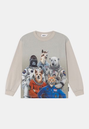 Kinderlangarmshirt mit beigen Ärmeln und vorn bedruckten Tieren, die als Astronauten verkleidet sind.