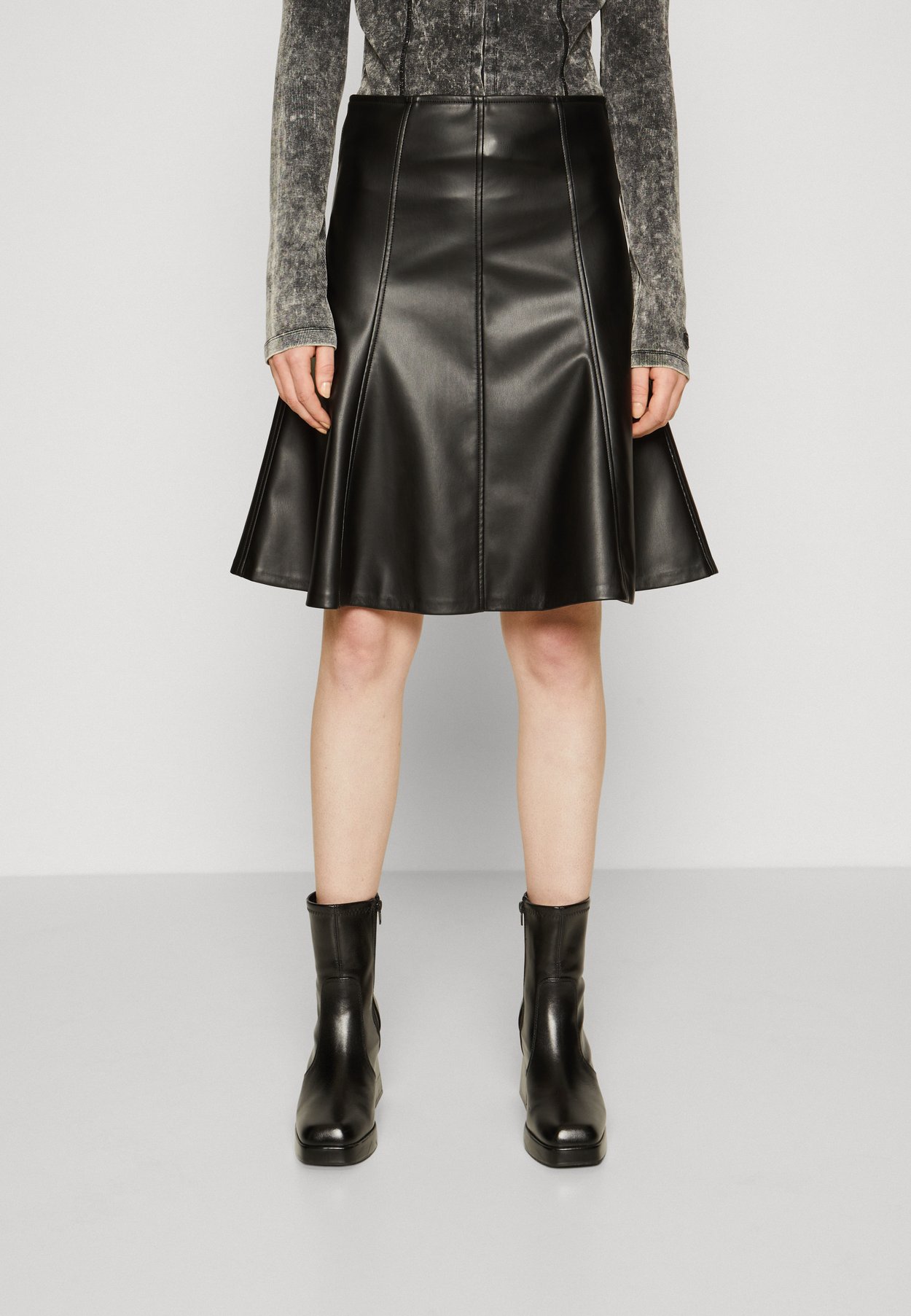 ONLELLINOR SKIRT