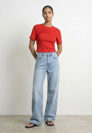 HYPEDROP, SHORT SLEEVED TOP HDLAYLA FITTED - Print T-shirt - valiant poppy