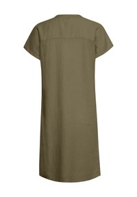 Vestido de lino verde oliva con mangas cortas, un cuello redondeado y un corte recto. La parte posterior presenta un detalle de costura horizontal.