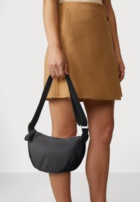 Lindex - BAG BUMBAG UNO - Jostas soma - black Miniatūras attēls 1