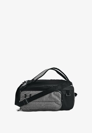 Borsa a zaino nera e grigia con tessuto testurizzato, design piatto, tracolla regolabile, maniglia superiore, logo Under Armour e tasche con zip.