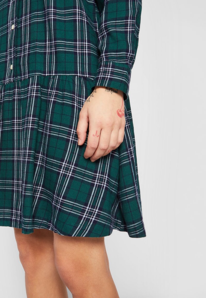 slim fit dress slacks Rihoas Plaid Mock Neck Sleeveless Mini Dress for Women, Green / Xs