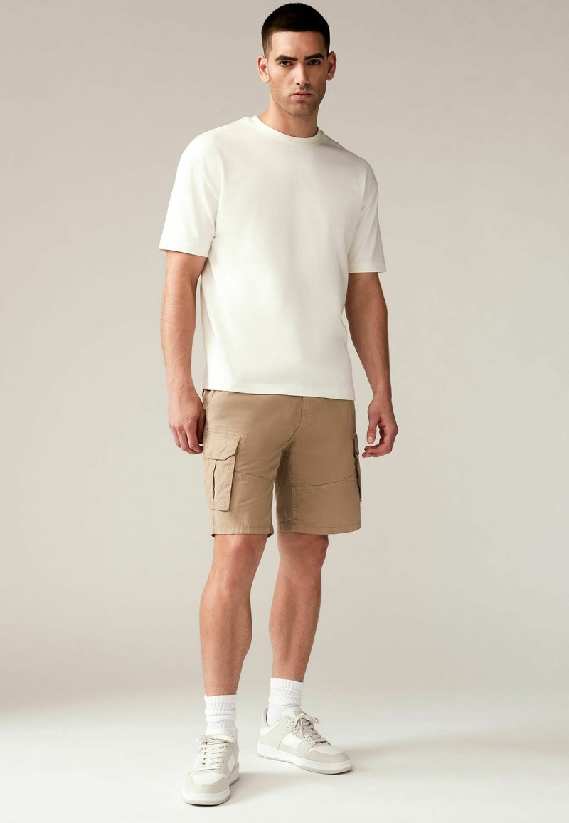 Next 2 PACK - REGULAR FIT - Shorts - navy chino stone cargo