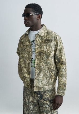 DIAMONDS DOLLARS TREE CAMO TRUCKER JACKET - Τζιν μπουφάν - green