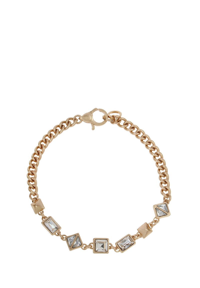 Bracciale in catena gold-tone con cristalli trasparenti sfaccettati alternati a inserti geometrici in metallo. Chiusura a moschettone.