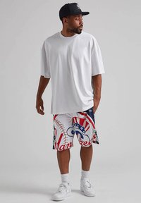 New Era LIFESTYLE LOGO - Shorts - blau