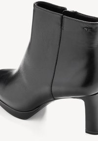 Tamaris Tronchetti - black leather