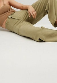 Mango Pantalones - khaki