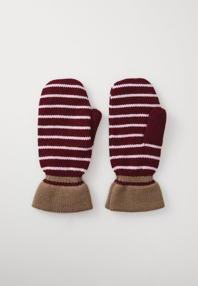 Moufles tricotées avec des rayures bordeaux et roses, dotées d'un poignet côtelé beige. Fabriquées en tissu doux, elles ont une forme arrondie.
