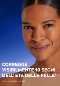 Pubblicità di un prodotto per la cura della pelle con un primo piano di un volto liscio e dai toni caldi con una texture sottile. Lo sfondo è un gradiente che va dal blu al viola.