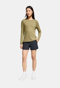 On FOCUS - Langarmshirt - safari
