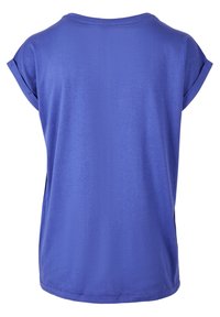 Lila kortärmad t-shirt med rund halsringning, avslappnad passform och mjuk textur. Bakifrån visar den en enkel, odekorerad design.