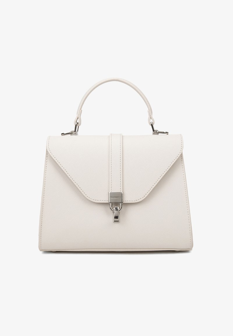 Borsa in sintetico bianco con design strutturato, dotata di chiusura a pattina, accessori in metallo argentato e manico superiore. Texture liscia con linee diagonali.