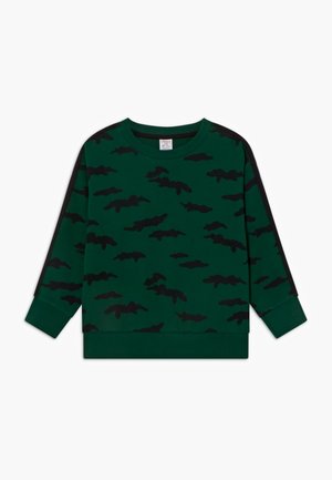 Dunkelgrünes Langarm-Sweatshirt mit schwarzen Fledermausmustern und schwarzen Streifen entlang der Ärmel, Rundhalsausschnitt sowie gerippten Bündchen und Saum.