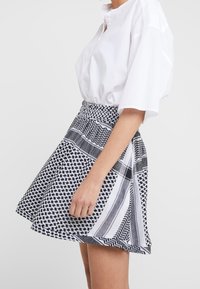 SUMMERY Copenhagen A-linjekjol - black