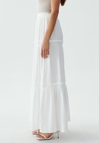 THE FATED MAXINE  - Maxisukňa - ivory