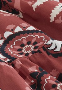 Next TIERED  - Dnevna obleka - burgundy red aztec