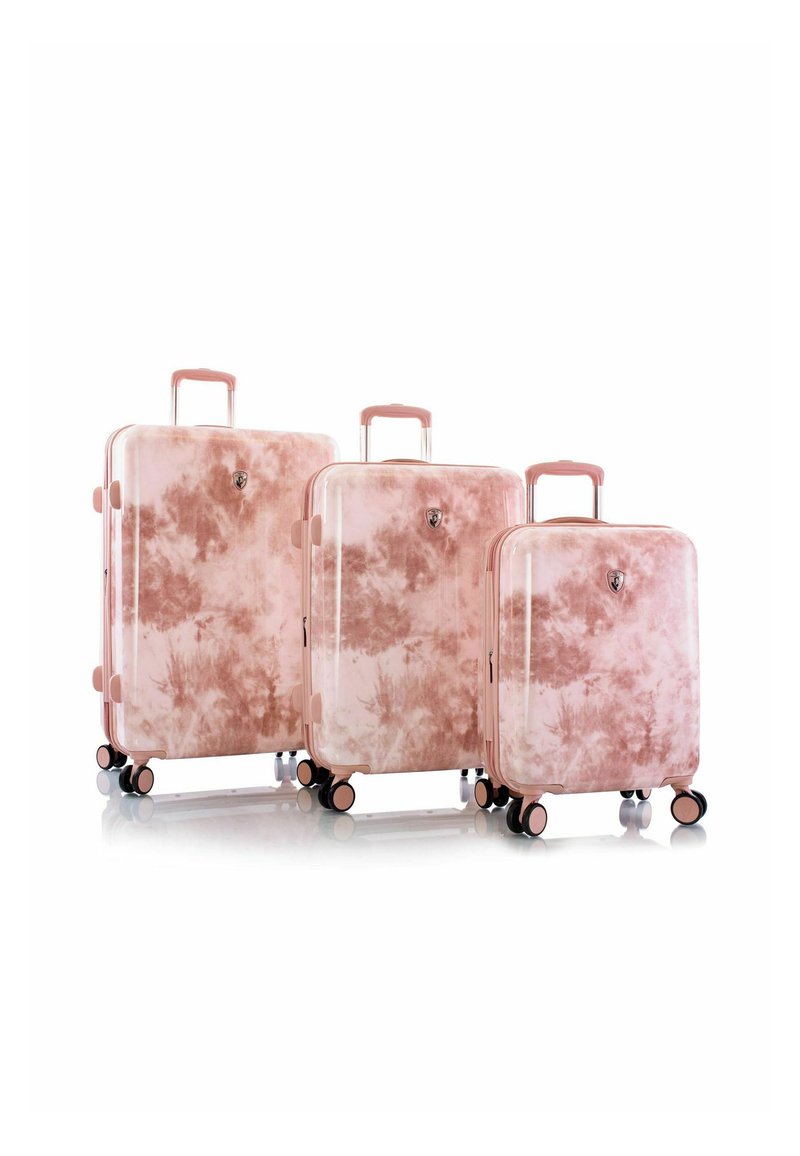 Set di tre valigie rigide con motivo tie-dye rosa e bianco, dotate di maniglie telescopiche e ruote girevoli a 360 gradi.