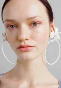Cult Gaia CAMILLE EARRING - Orecchini - white