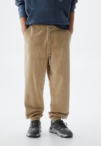 PULL&BEAR Träningsbyxor - beige
